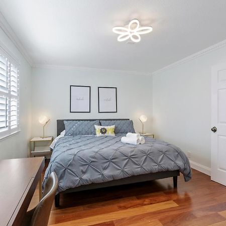 @ Marbella Lane - Buckingham Place Laundry + P Pacifica Exterior photo