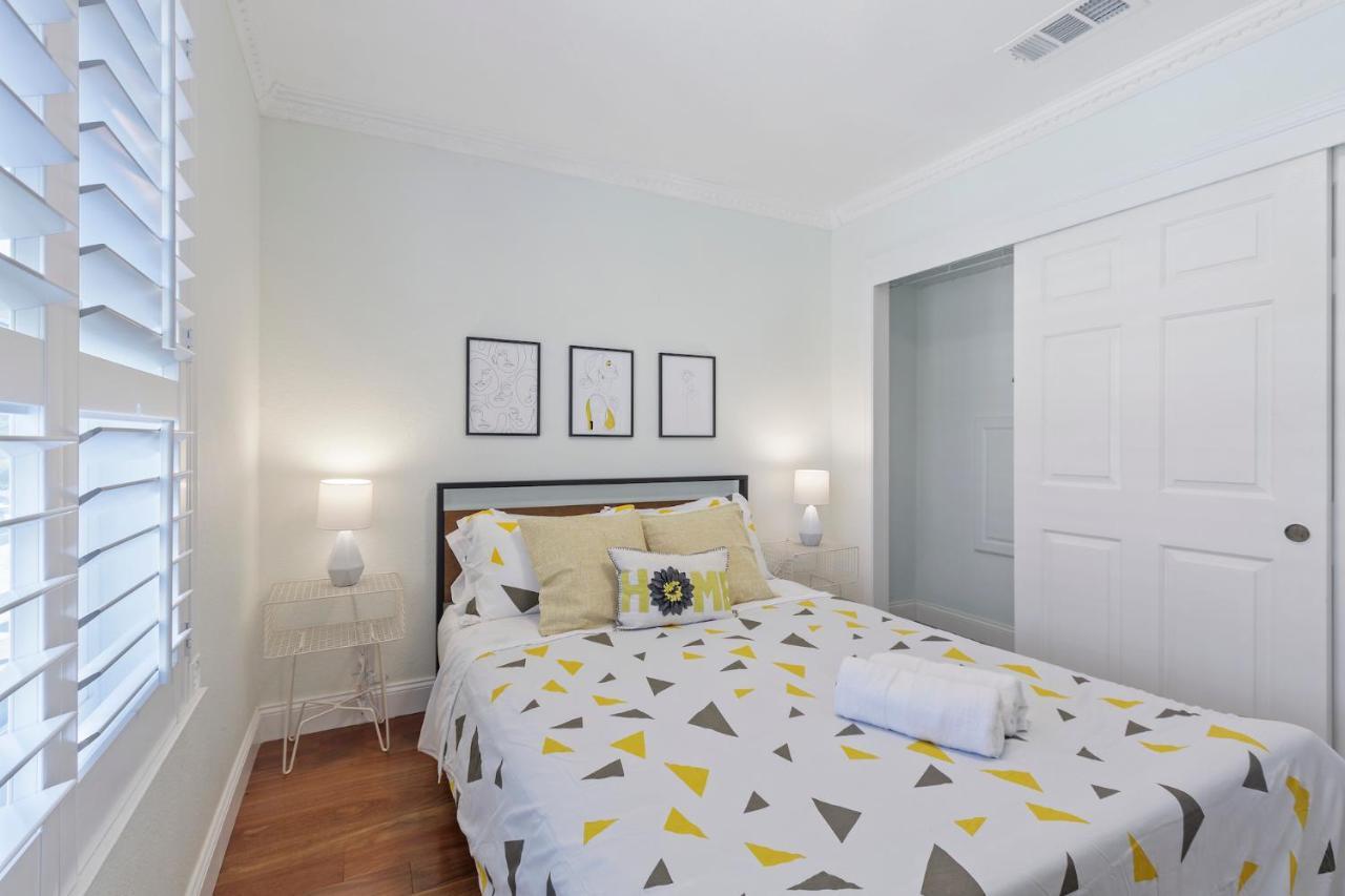 @ Marbella Lane - Buckingham Place Laundry + P Pacifica Exterior photo