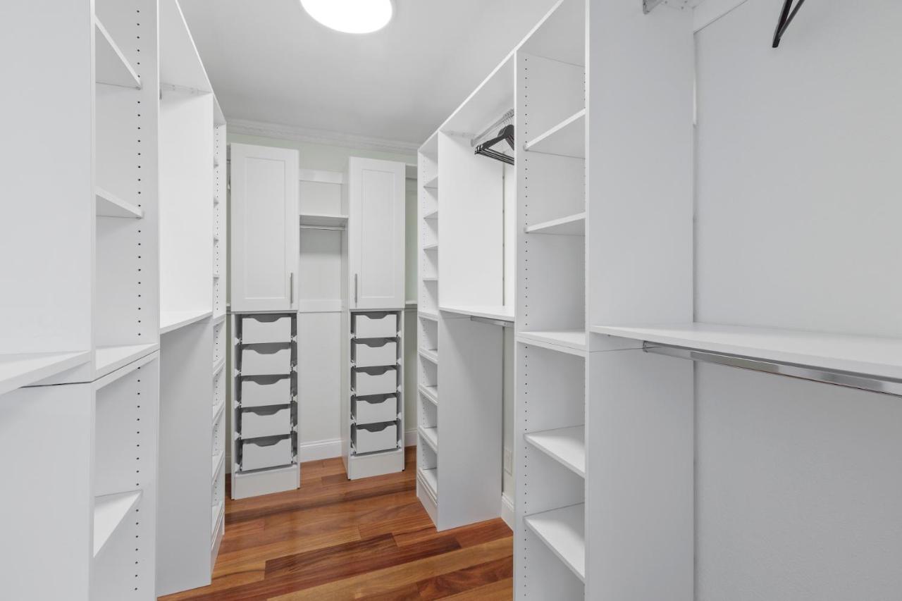 @ Marbella Lane - Buckingham Place Laundry + P Pacifica Exterior photo
