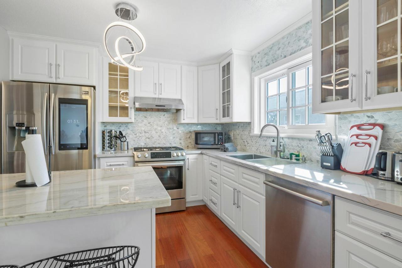 @ Marbella Lane - Buckingham Place Laundry + P Pacifica Exterior photo
