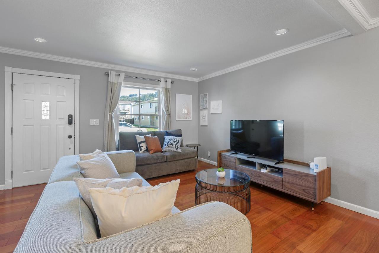 @ Marbella Lane - Buckingham Place Laundry + P Pacifica Exterior photo